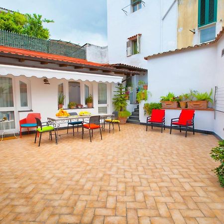 San Nicola B&B Кастелламмаре-ди-Стабия Экстерьер фото